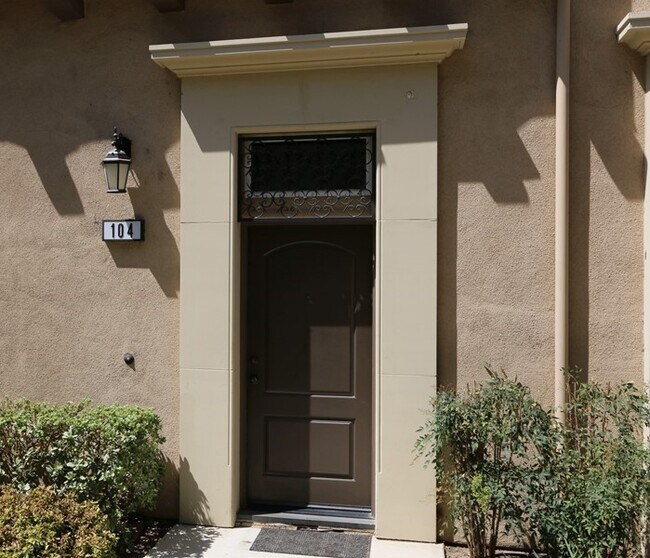 Building Photo - Owen's Cove!