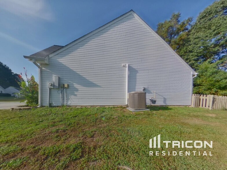Building Photo - 1260 Wilkes Crest Dr NE