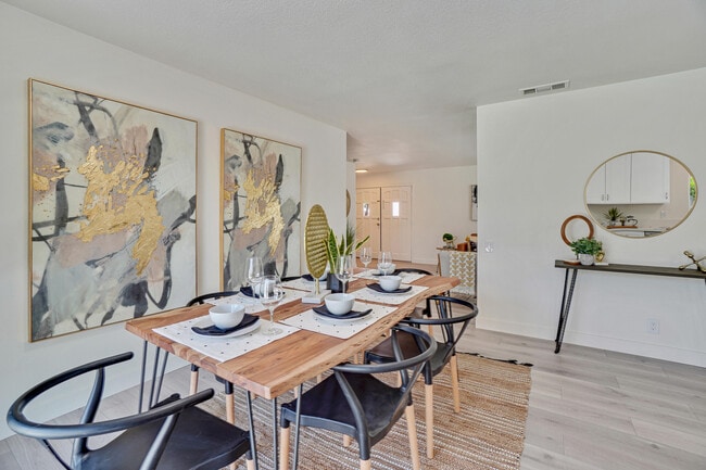 Building Photo - 74398 Myrsine Ave