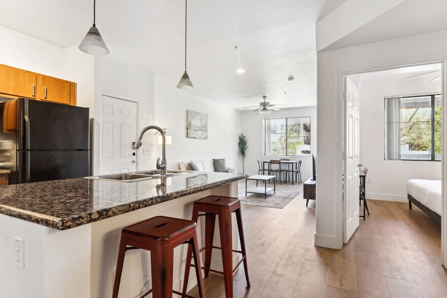 Building Photo - 6610 N 93rd Ave