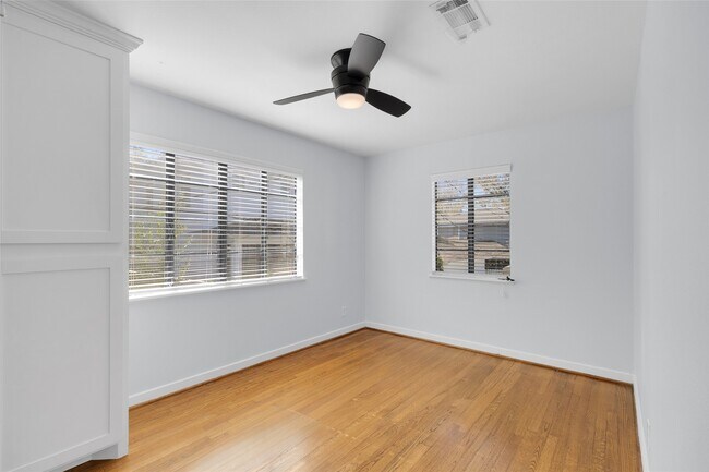 Building Photo - 214 Munford St