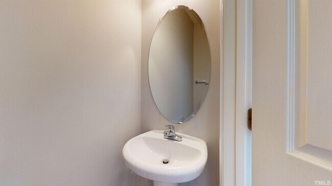 Building Photo - 113 Darley Dale Loop - Bev Roberts Rentals...