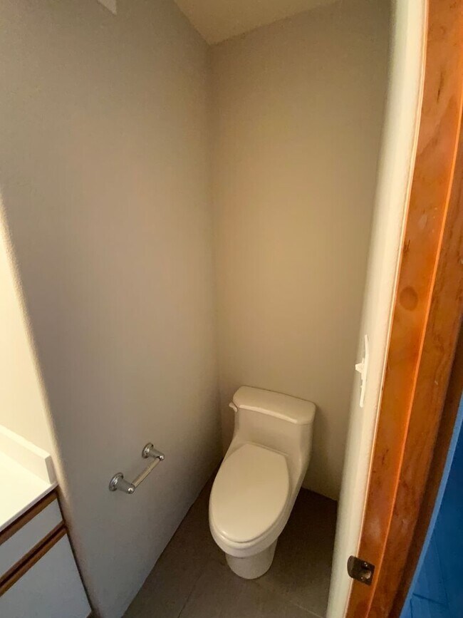 Building Photo - 3 Bedroom Townhome Available Near Eubank Blvd NE & Montgomery Blvd NE!