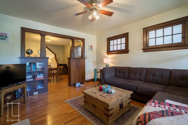Interior Photo - 1238-1244 Forsythe Ave