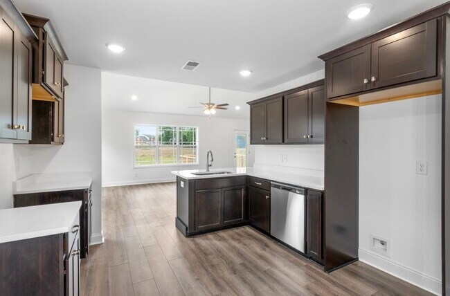 Building Photo - 1360 Harmon Ln