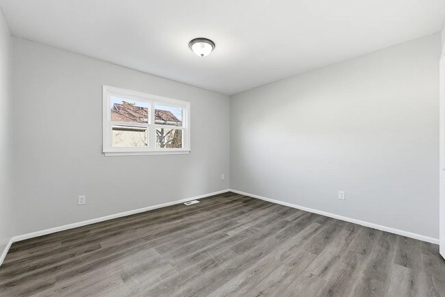 Building Photo - 111 Presidential Dr