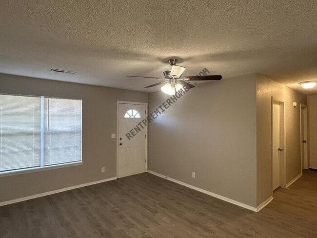 Building Photo - 2708 S 136th E Ave