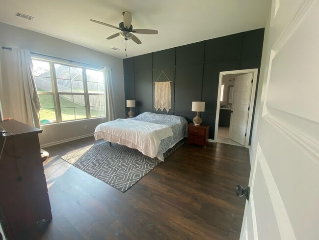 Building Photo - 9183 Helena Dr