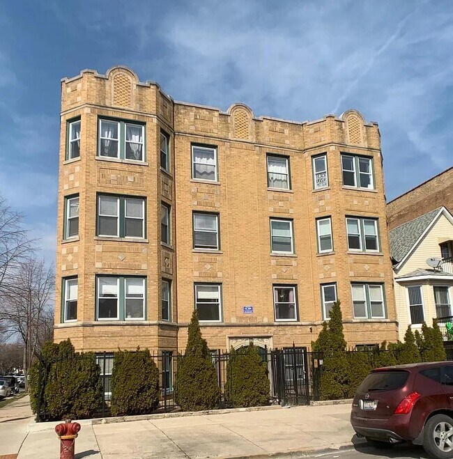 Building Photo - 3578 W Lyndale St