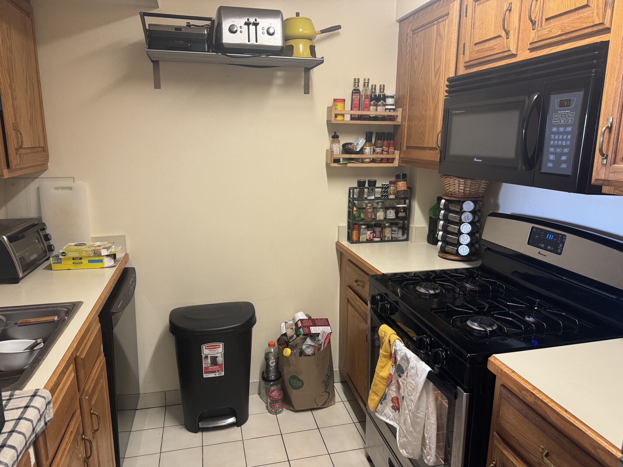 Building Photo - 153 Kelton St