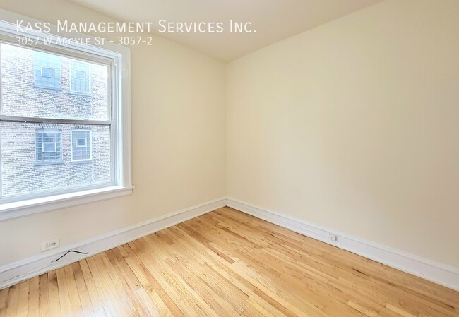 Building Photo - 3057 W Argyle St