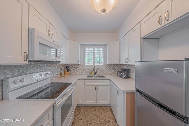 Building Photo - 3948 Cardinal Blvd