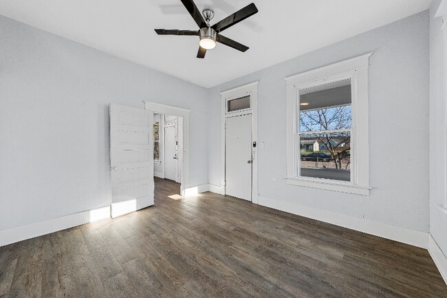 Building Photo - 817 S 10th St