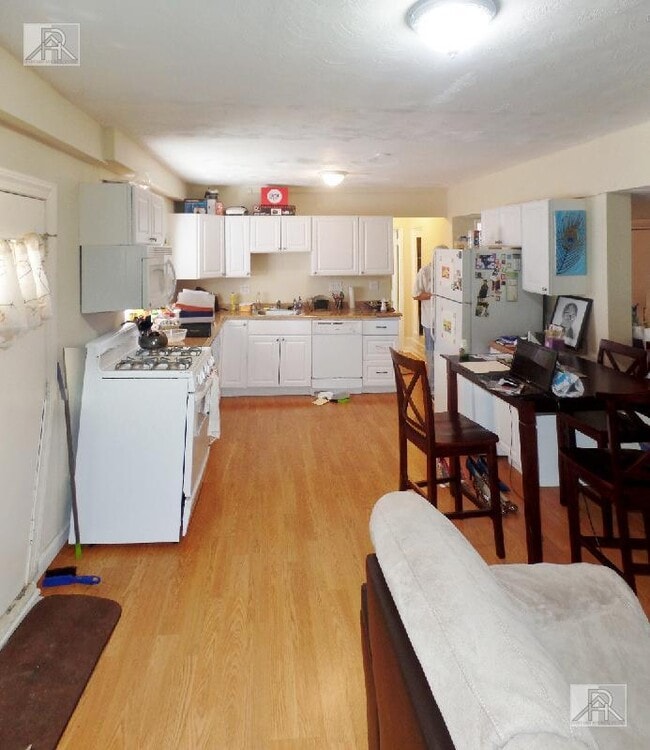 Building Photo - 1 bedroom in Brookline MA 02446