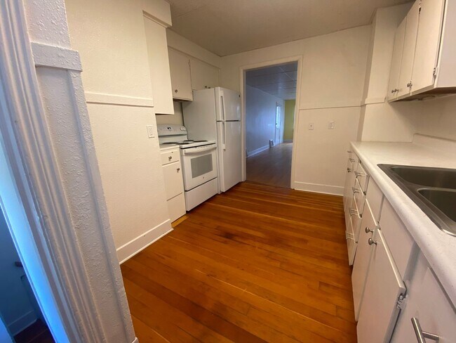 Building Photo - Viking Properties, LLC Duplex