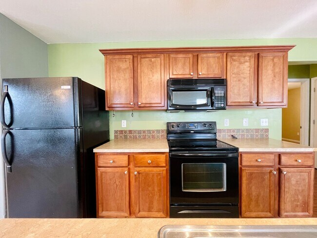 Building Photo - 2029 Drummond Dr