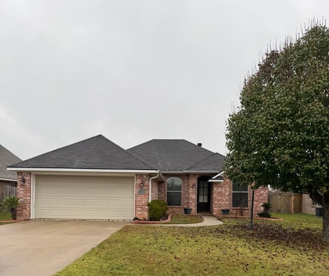 Primary Photo - Haughton! Charming 3-Bedroom Brick Home with Spacious Yard