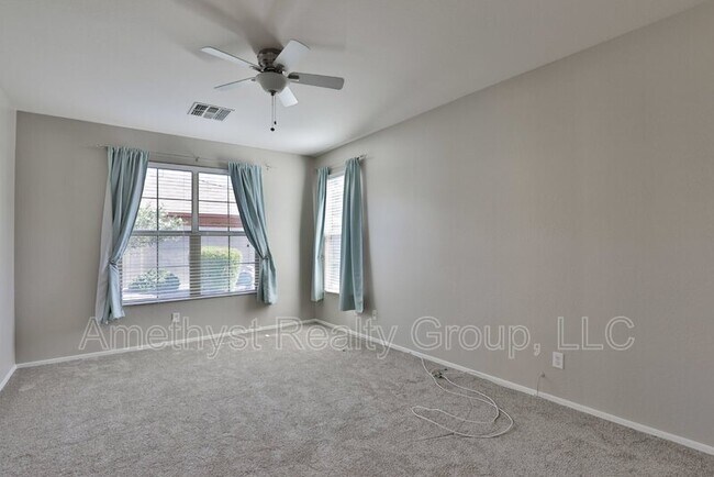Building Photo - 15068 W Glenrosa Ave