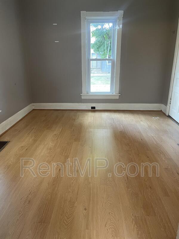 Building Photo - 1015 S Lansing St