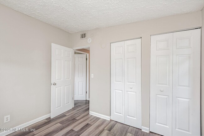 Building Photo - 4523 Trenton Dr S
