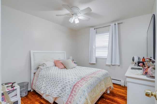 Building Photo - 310 Cator Ave