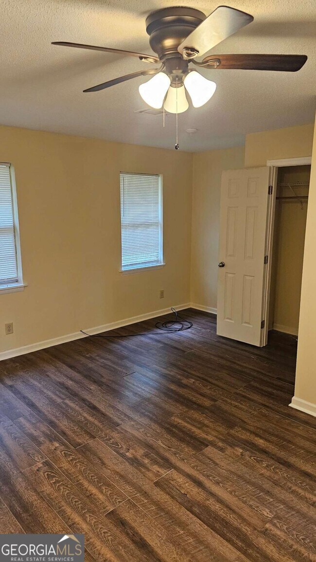 Building Photo - 412 Vienna Cir