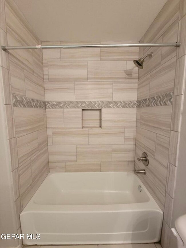 Building Photo - 15017 Dream Ct