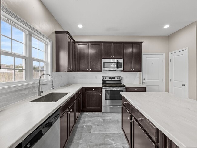 Building Photo - Williamsburg Plantation Beauty