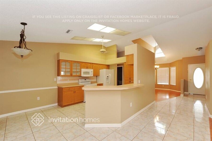 Building Photo - 5430 Los Palos Dr