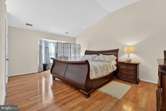 Building Photo - 8010 Readington Ct