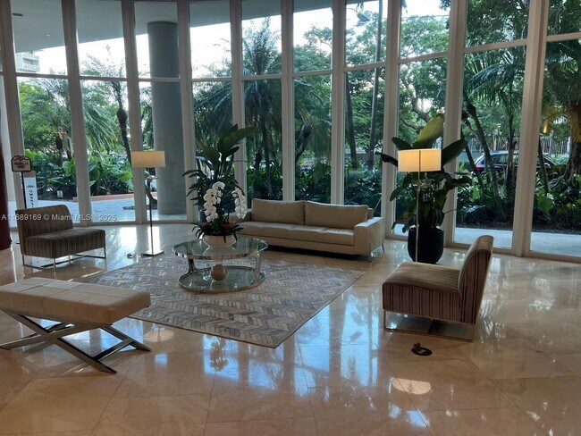 Building Photo - 2475 Brickell Ave