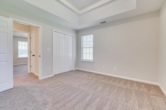 Building Photo - 2811 Bennington Dr