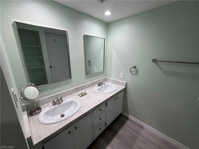 Building Photo - 5556 Malt Dr