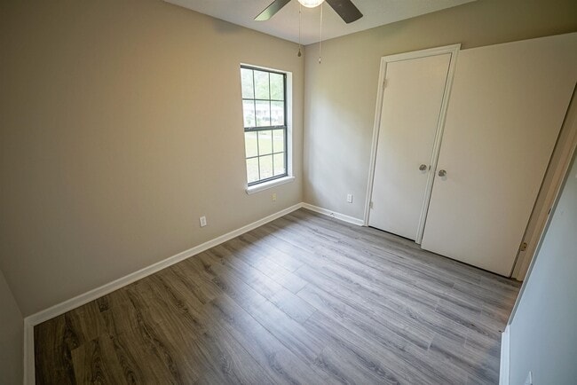 Building Photo - 8407 Lenova Ln