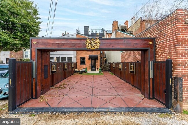 Building Photo - 810 Prince St