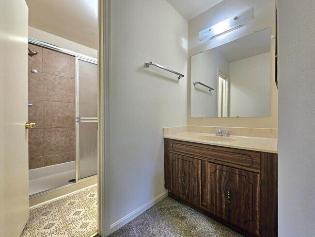 Building Photo - 4719 Gainsborough Dr