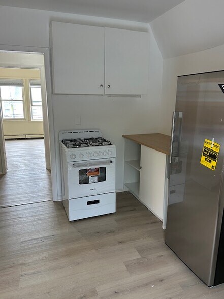 Building Photo - 805 Stuyvesant Ave