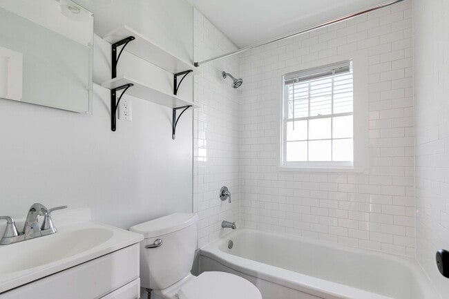 Building Photo - Cozy, Two Bedroom Home in Midlothian Avail...