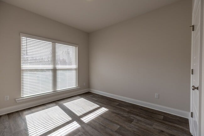 Building Photo - 4 bedroom at the Reserve in Daphne