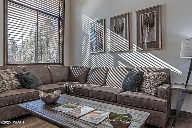 Building Photo - 3350 W Sugar Pine Way