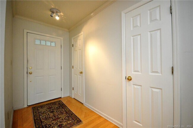 Building Photo - 93 Litchfield Ponds Dr
