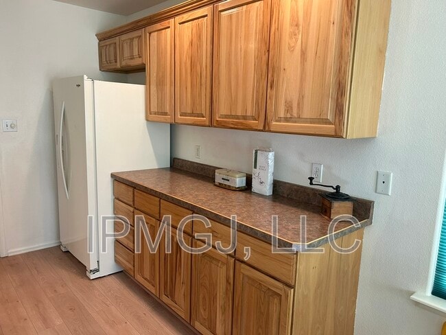 Building Photo - 815 Lincoln Ct