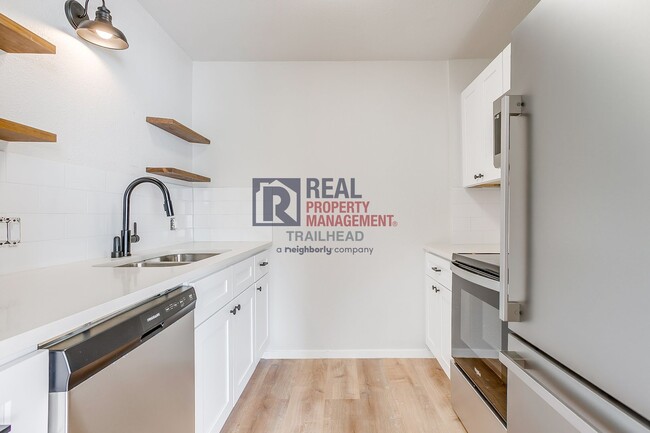 Building Photo - Stylish 1 Bed 1 Bath - Great Location