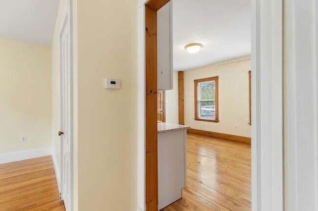 Building Photo - 7 Perham St