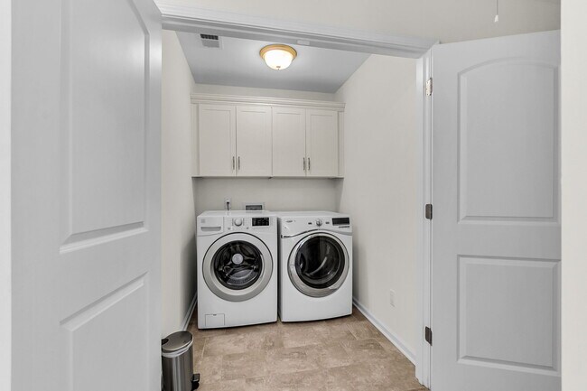 Building Photo - 4 Bed 3 Bath on Tepal - NEW