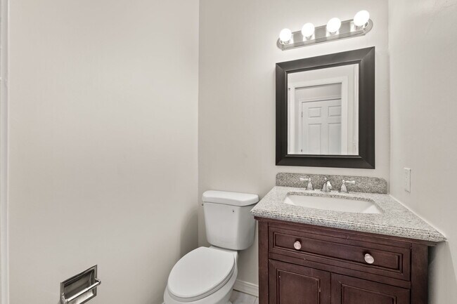 Building Photo - 7101 Natalie Janae Ln NE
