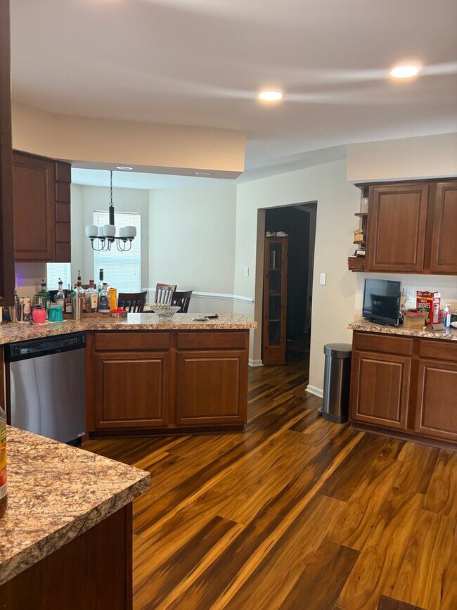 Building Photo - Highland Parkway