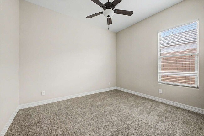 Building Photo - 8833 S 167th Ln