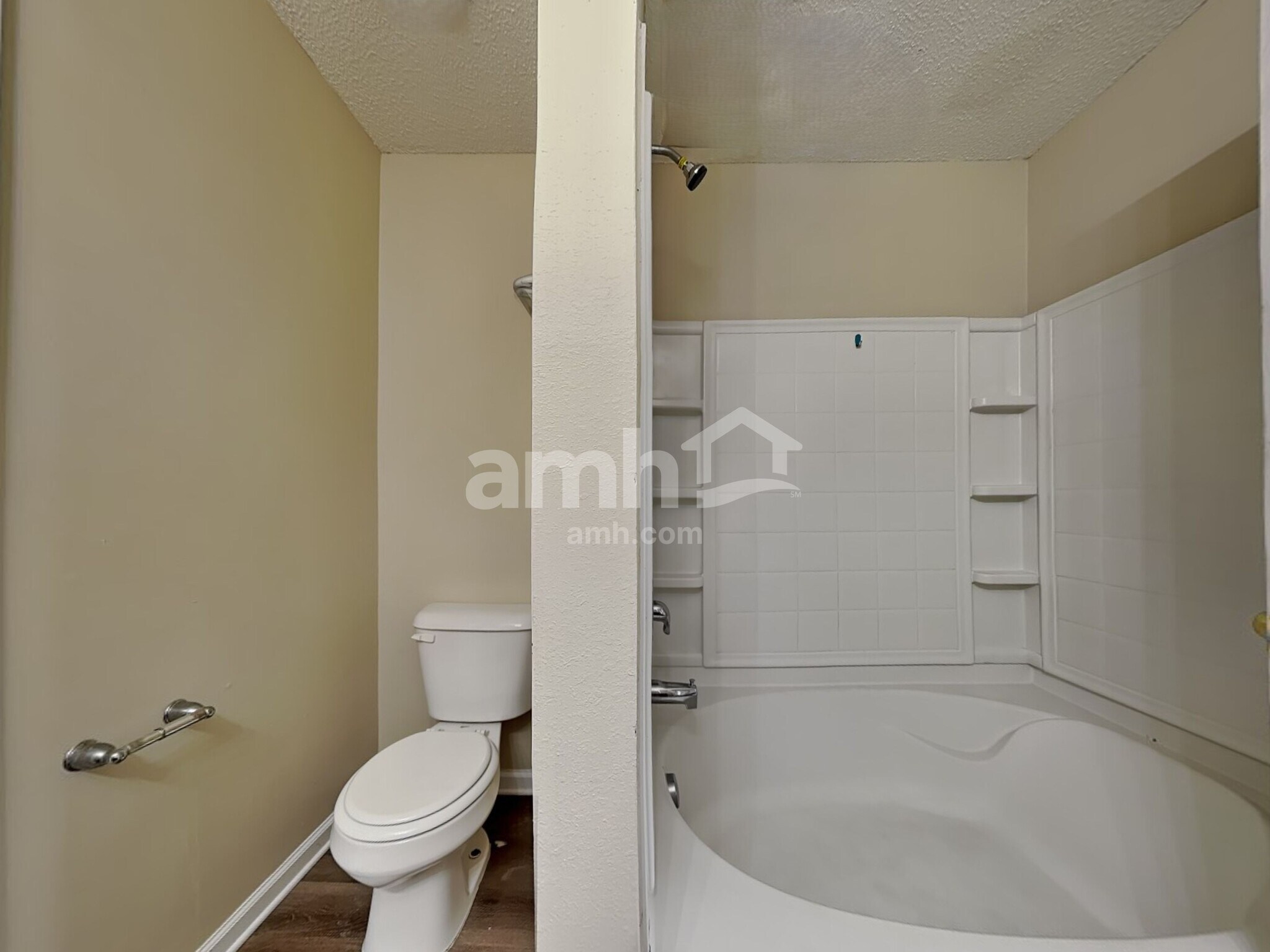 Building Photo - 15 Beacon Ln