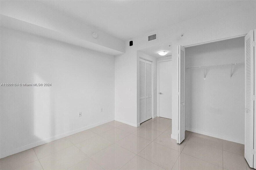 Building Photo - 7661 NW 107th Ave
